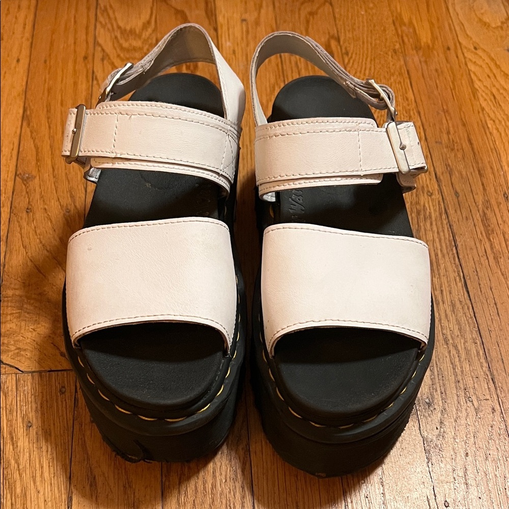 Dr Marten’s platform sandals white size 7